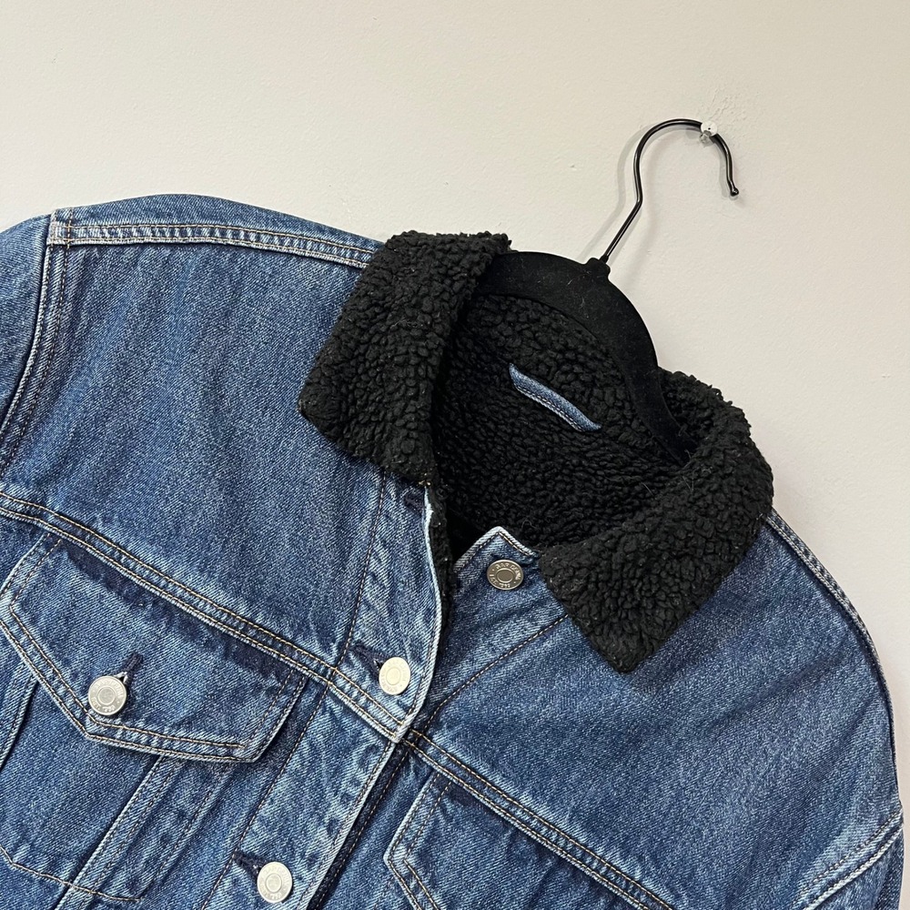 Gap Denim 1969 Sherpa Lined Trucker Jacket Medium Wash Blue Black Collar